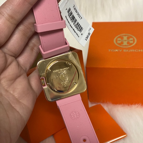 TORY BURCH AUTHENTIC WATCH - Picture 5 of 8